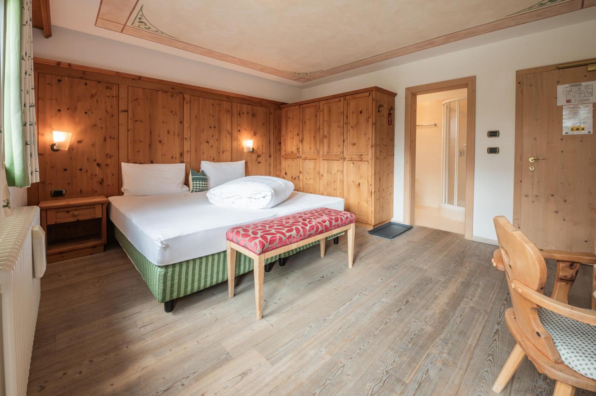 Hotel Ütia De Börz San Martino in Badia Habitación foto